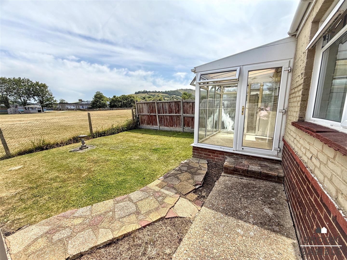 2 Bedroom Bungalow. Broadview Close in Eastbourne,  9